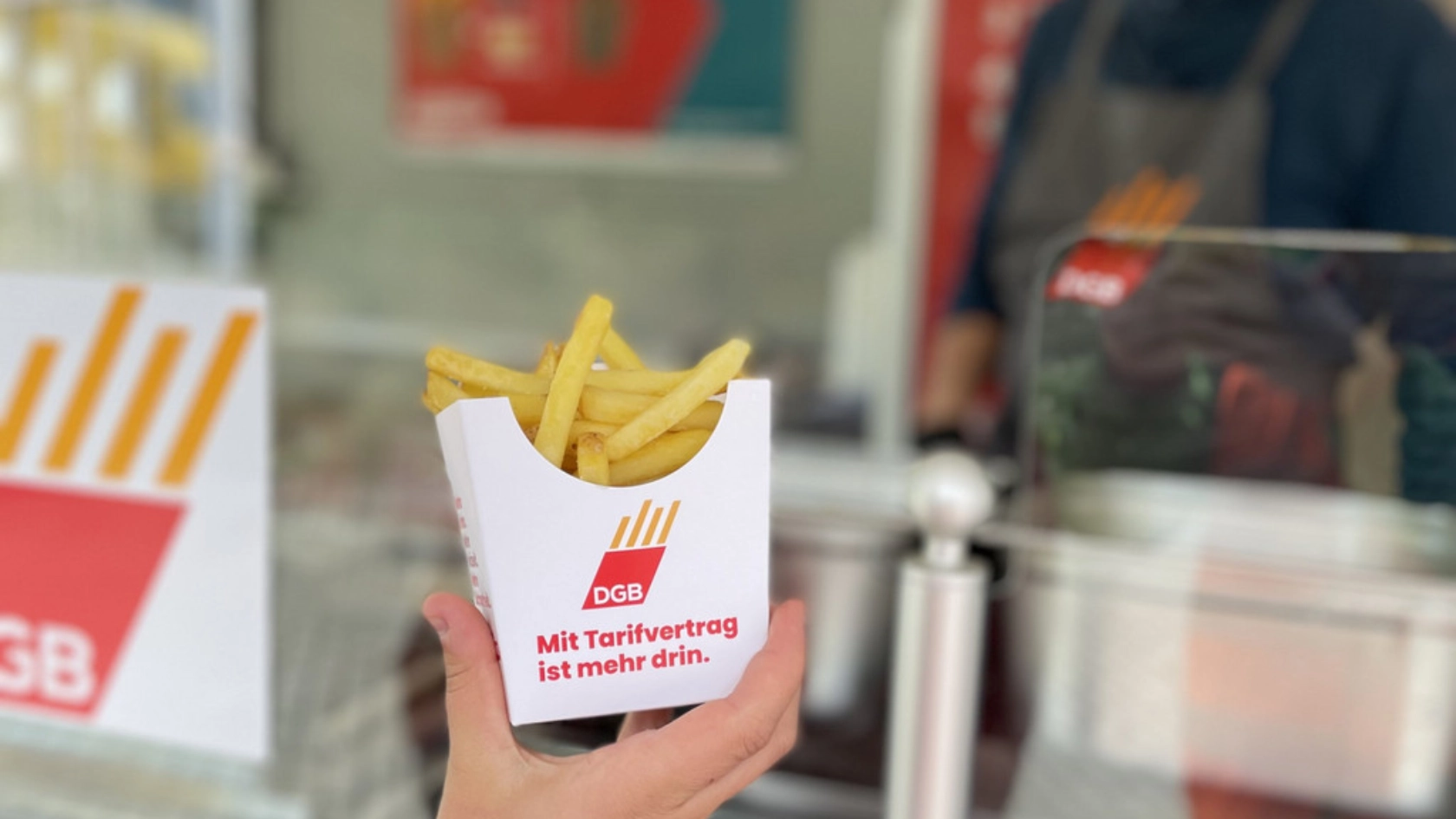 Begehrt und schmackhaft: Pommes vom DGB Frittenmobil – 