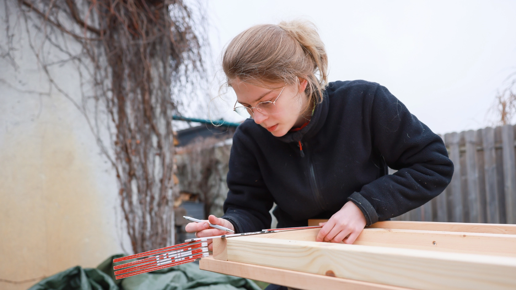 Praktikantin Sonja Schwarz arbeitet bei 'derBlaue' in Hannover