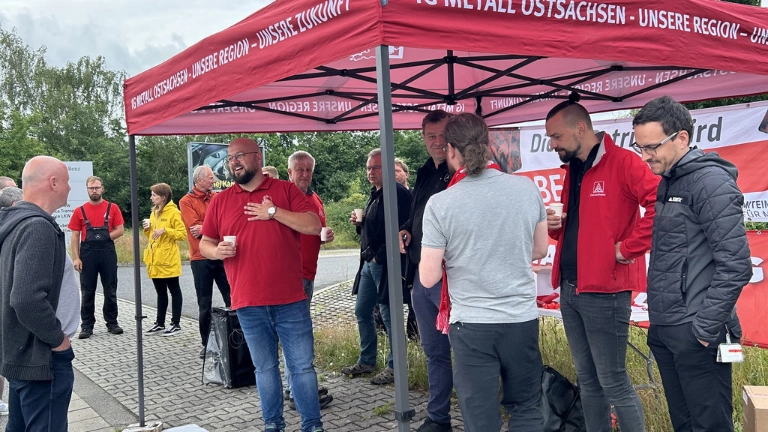  Treffpunkt während des Warnstreiks: der Warnstreikpavillon der IG Metall Ostsachsen